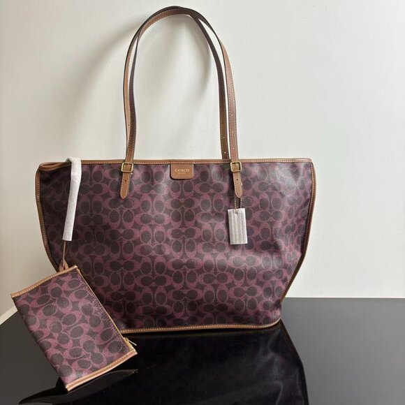COACH Women's Tote Bag/Shoulder Bag. - Picture 1 of 9